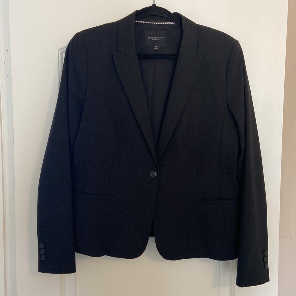 Banana Republic - Size 14 Blazer Black - Washable - fully lined - back vent